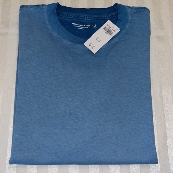 Abercrombie & Fitch Other - Abercrombie & Fitch Relaxed Fit T-Shirt